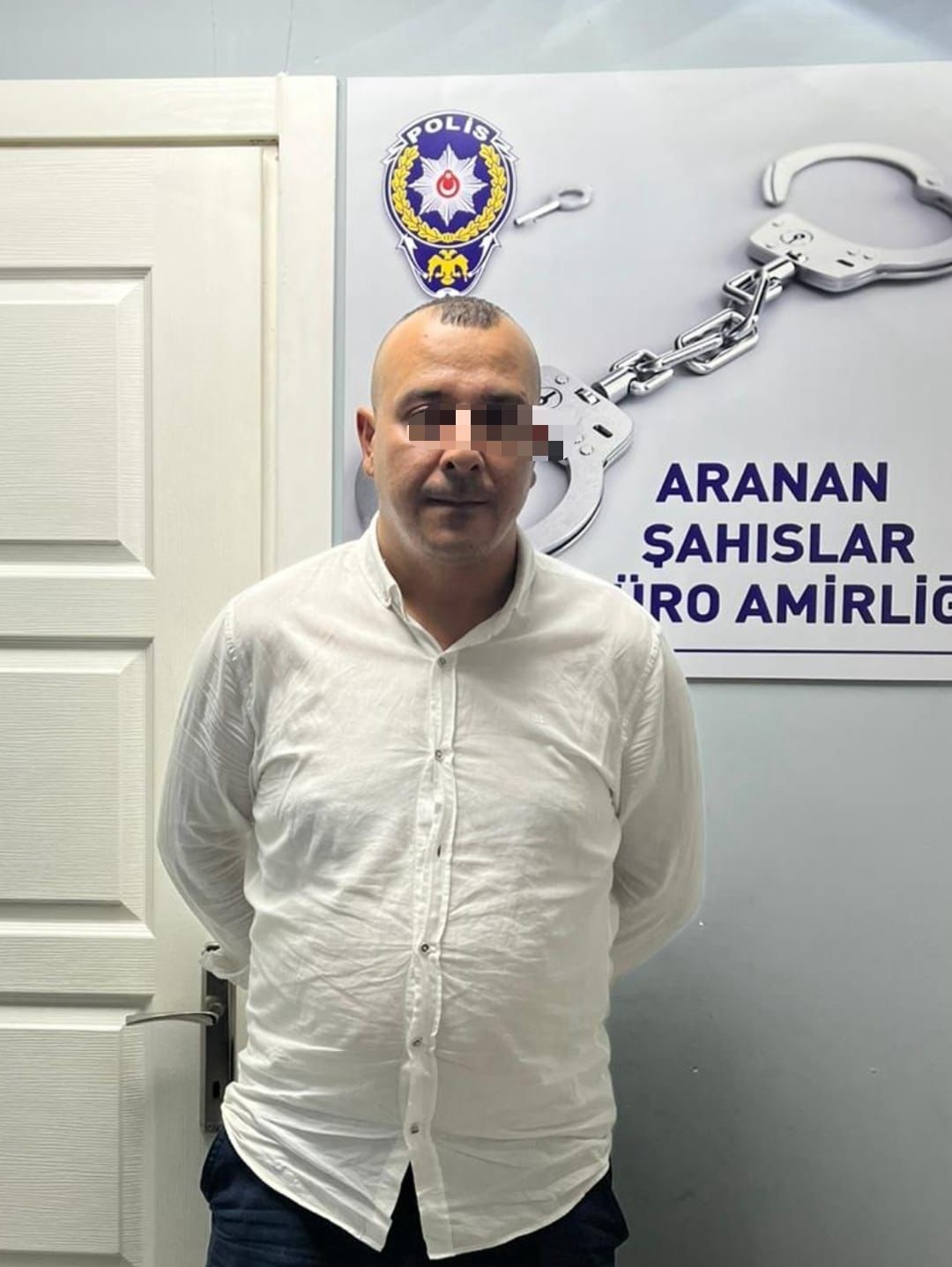 26 YIL KESİNLEŞMİŞ HAPİS CEZASIYLA ARANAN ŞAHIS EŞİNİ ZİYARET ETTİĞİ