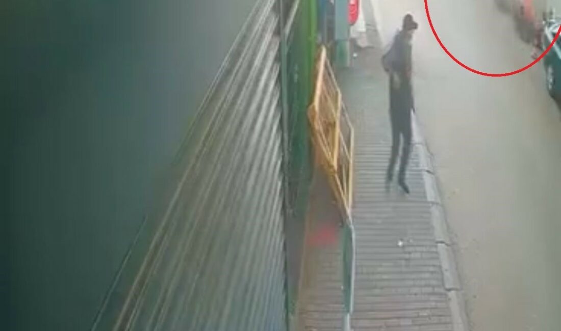 5 aracı biçti, ağır yaralandı… O anlar kamerada KONTROLDEN ÇIKAN OTOMOBİL, 5 ARACA ÇARPTI : 1 AĞIR YARALI