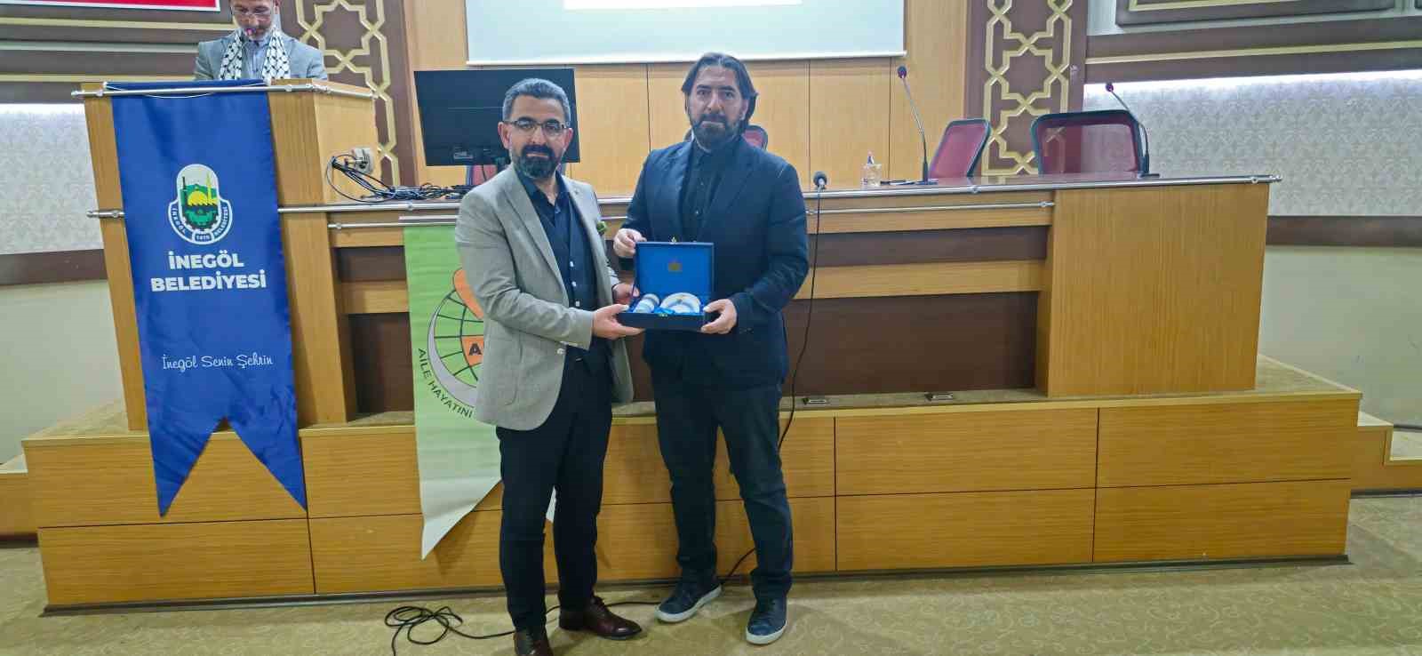 AİLE OKULU EĞİTİMLERİ ABDÜLAZİZ KIRANŞAL SEMİNERİYLE BAŞLADI