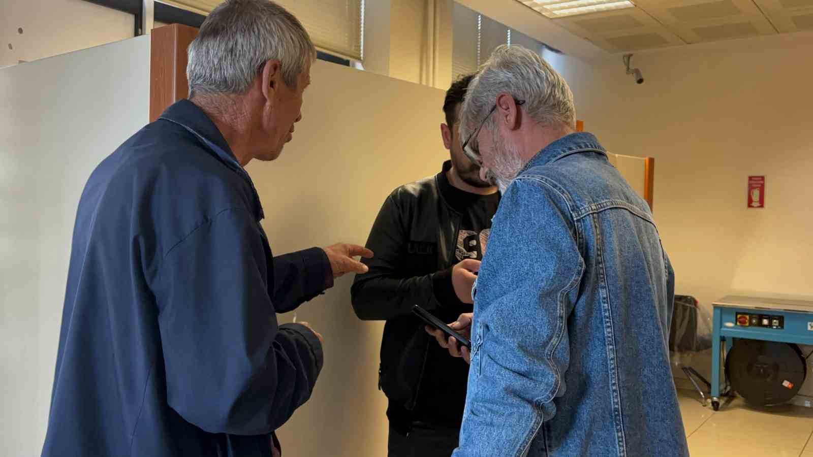 BANKA MEMURUNUN DİKKATİ SAYESİNDE DOLANDIRILMAKTAN KURTULDU