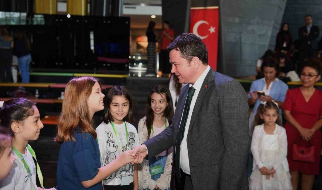 Başkan Aydın Dünya Kız Çocukları Günü’nü pasta keserek kutladı BAŞKAN AYDIN DÜNYA KIZ ÇOCUKLARI GÜNÜ’NÜ PASTA KESEREK KUTLADI