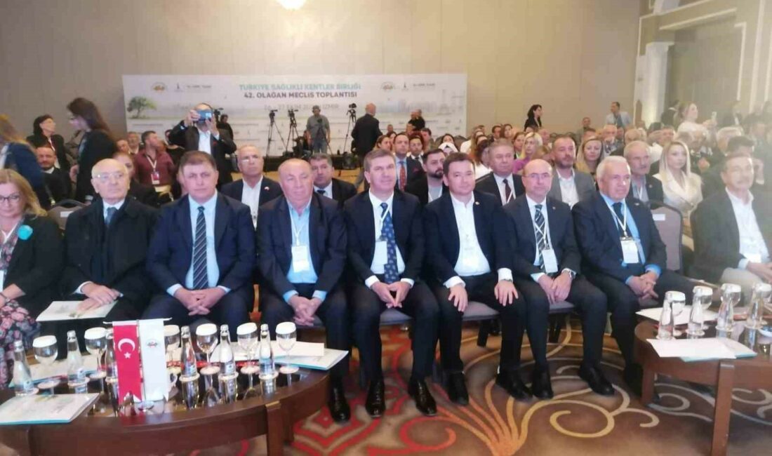 Başkan Aydın: “İnsan odaklı çalışmaların sürdürülmesi önemli” OSMANGAZİ BELEDİYE BAŞKANI ERKAN AYDIN TÜRKİYE SAĞLIKLI KENTLER BİRLİĞİ’NİN 42.