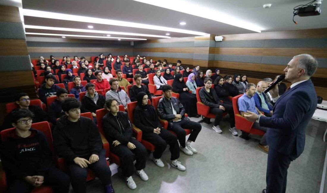 HER HAFTA FARKLI BİR OKULDA “GENÇ BAKIŞ” PROGRAMLARI KAPSAMINDA ÖĞRENCİLERLE