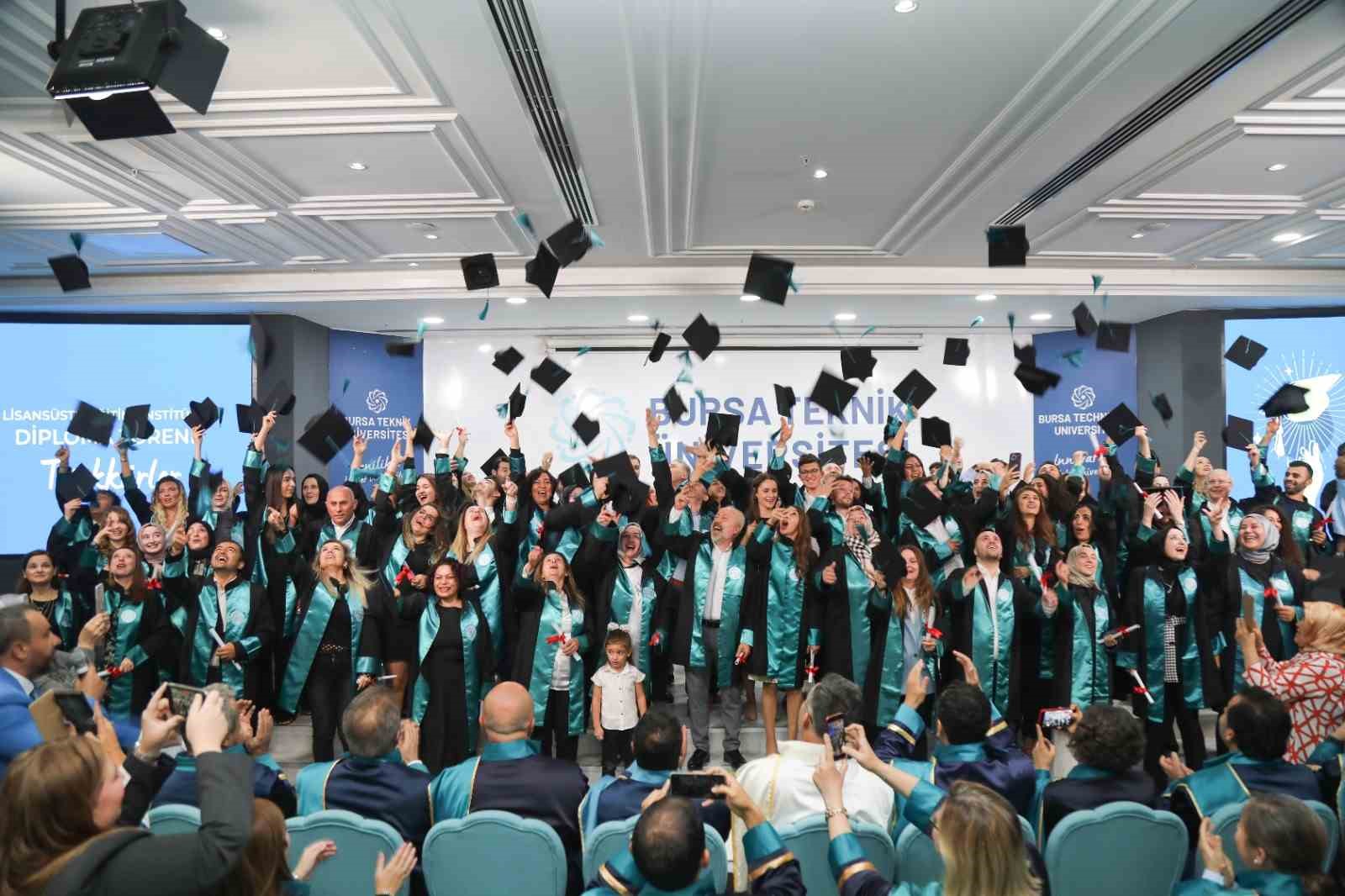 BURSA TEKNİK ÜNİVERSİTESİNDE YÜKSEK LİSANS VE DOKTORA ÖĞRENCİLERİ İÇİN MEZUNİYET