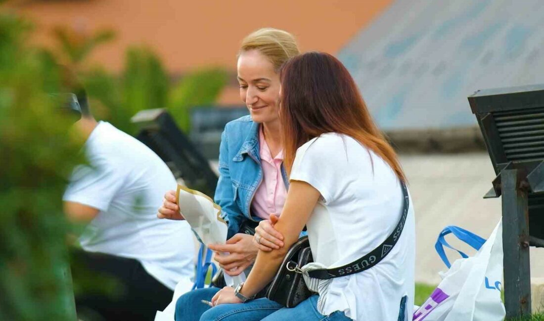 YAPTIĞI ŞOVLARLA SOSYAL MEDYADA VİRAL OLAN ŞAKACI ABDULLAH ÇELİK, BU