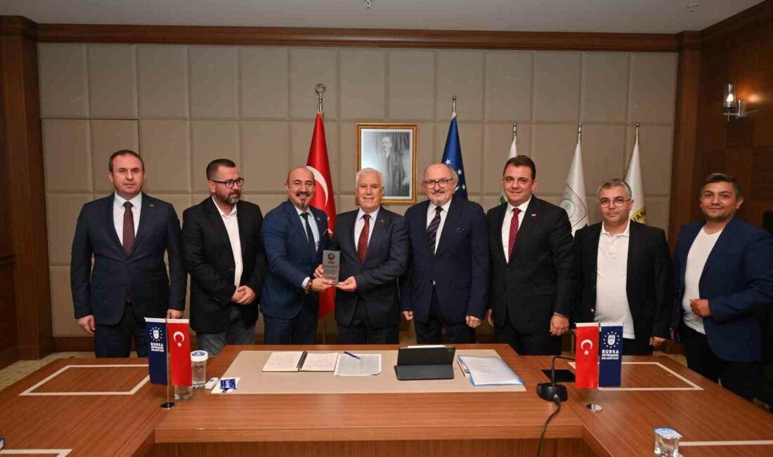 Bozbey: “Stadyumu yaşayan bir bölge haline getireceğiz” TSYD YÖNETİMİ BURSA BÜYÜKŞEHİR BELEDİYE BAŞKANI MUSTAFA BOZBEYİ ZİYARET ETTİ