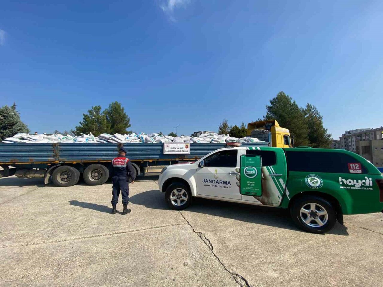 İL JANDARMA KOMUTANLIĞINDAN KAÇAK GÜBRE OPERASYONU : 2 MİLYON LİRA