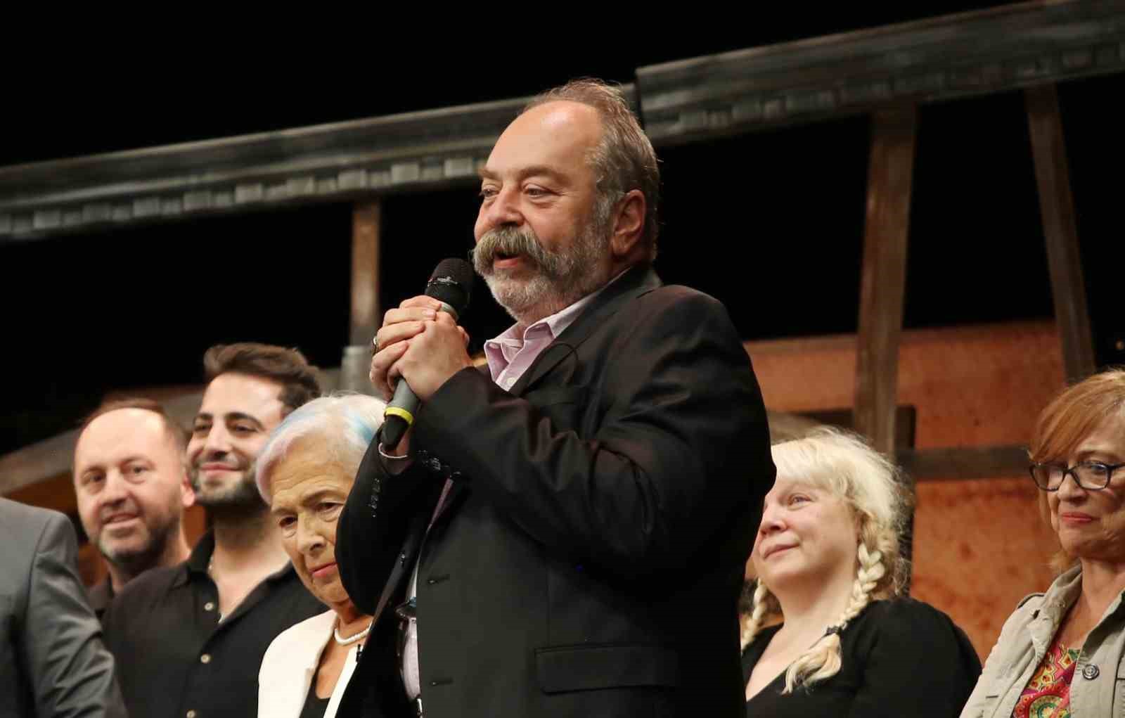 BURSA BÜYÜKŞEHİR BELEDİYESİ ŞEHİR TİYATROLARI’NIN GENEL SANAT YÖNETMENLİĞİ GÖREVİNE USTA