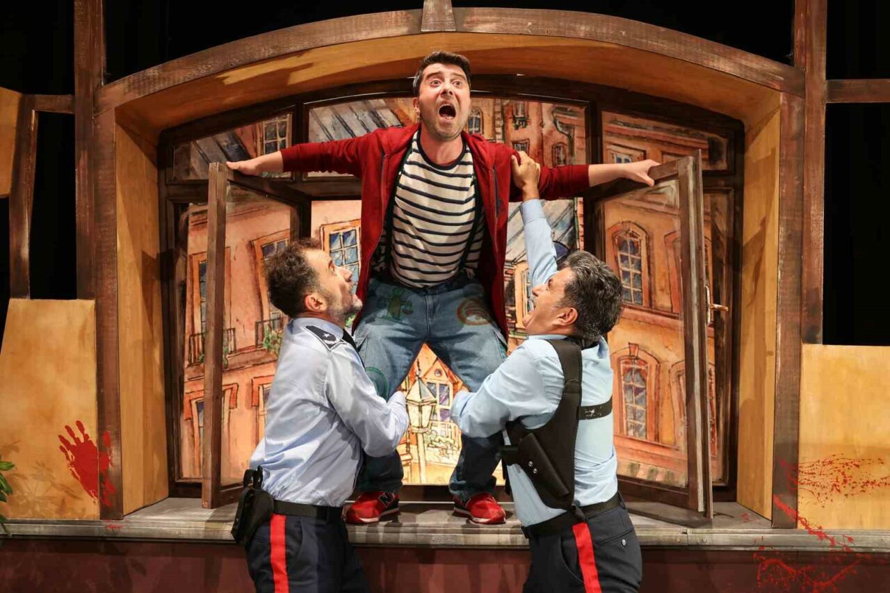 BURSA BÜYÜKŞEHİR BELEDİYESİ ŞEHİR TİYATROSU, YENİ SANAT SEZONUNA ‘BİR ANARŞİSTİN