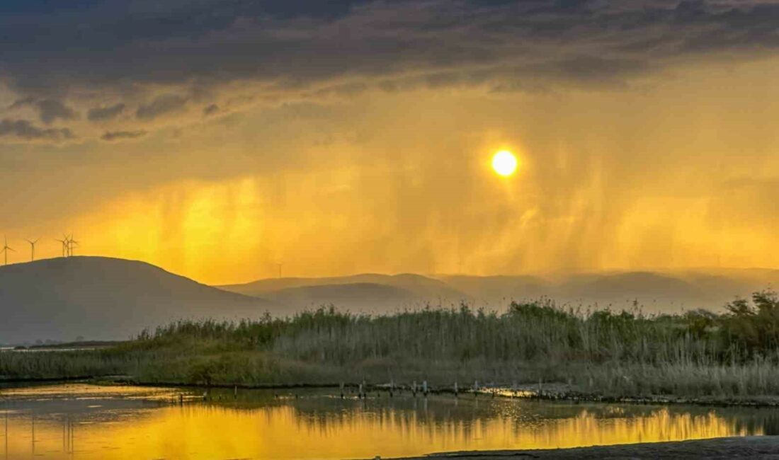 Bursa semalarında bulutlardan görsel şölen GEÇTİĞİMİZ GÜNLERDE TRAKYA TARAFINDAN GELEN SAĞANAK YAĞMUR BULUTLARI, BURSA SEMALARINDA