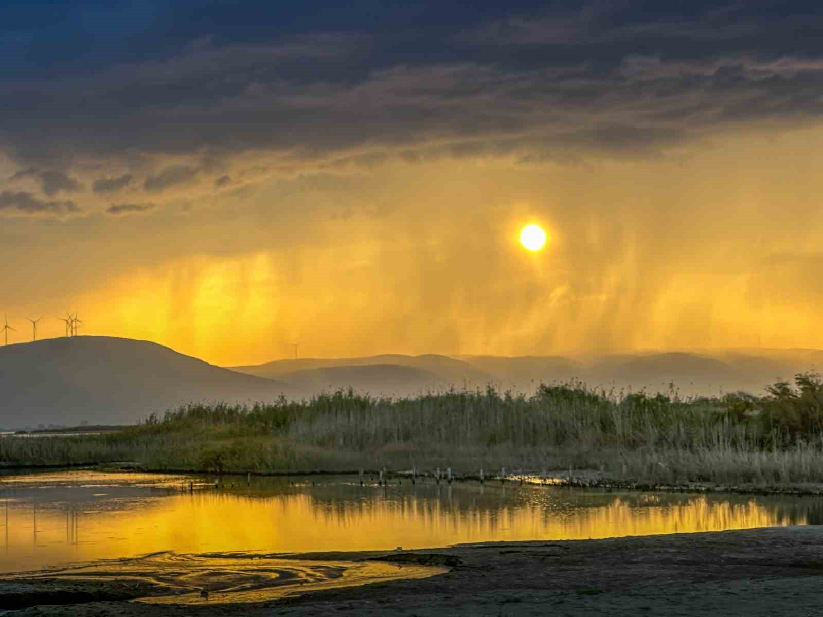 GEÇTİĞİMİZ GÜNLERDE TRAKYA TARAFINDAN GELEN SAĞANAK YAĞMUR BULUTLARI, BURSA SEMALARINDA