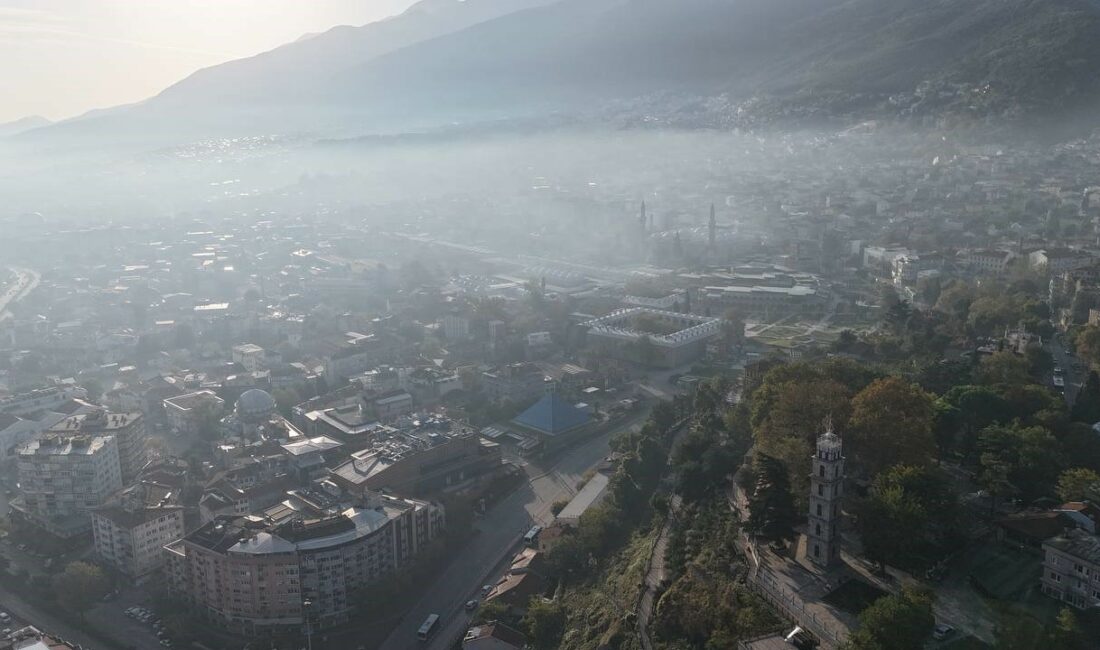 BURSA'NIN BİRÇOK İLÇESİNDE SABAHIN İLK SAATLERİNDE SİS ETKİLİ OLDU. ŞEHİR