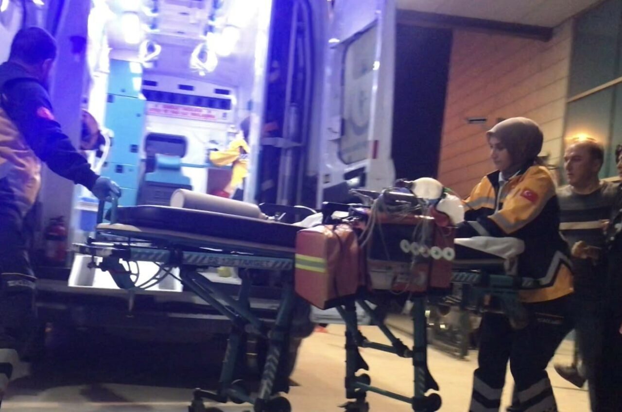 BURSA'NIN İNEGÖL İLÇESİNDE 10 AYLIK BEBEĞİN NEFES BORUSUNA ÜZÜM KAÇTI.