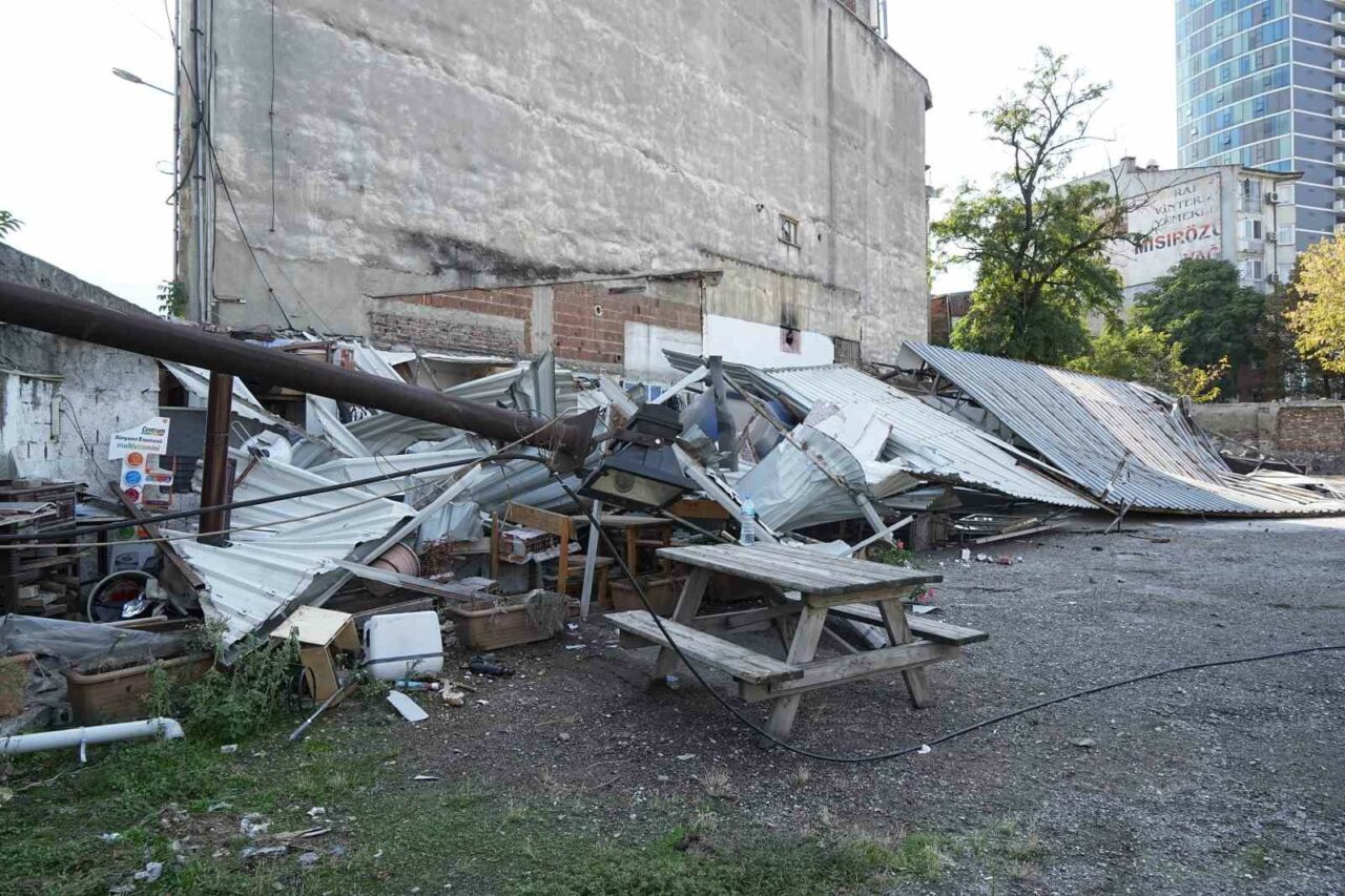 BURSA’DA BİR ARSA SAHİBİ İÇİNDE KİRACISI BULUNAN ARSAYI MÜTEAHHİTE VERDİ.