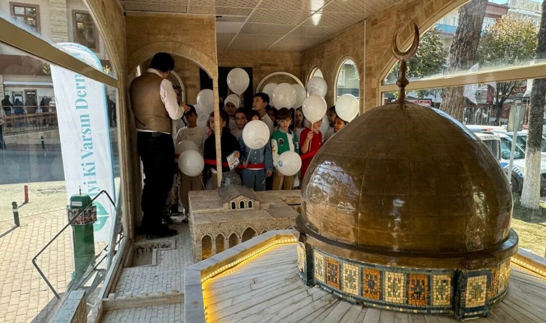 İÇERİSİNDE MESCİD-İ AKSA MAKETİNİN BULUNDUĞU MİNİA KUDÜS TIRI, BURSA'NIN İZNİK