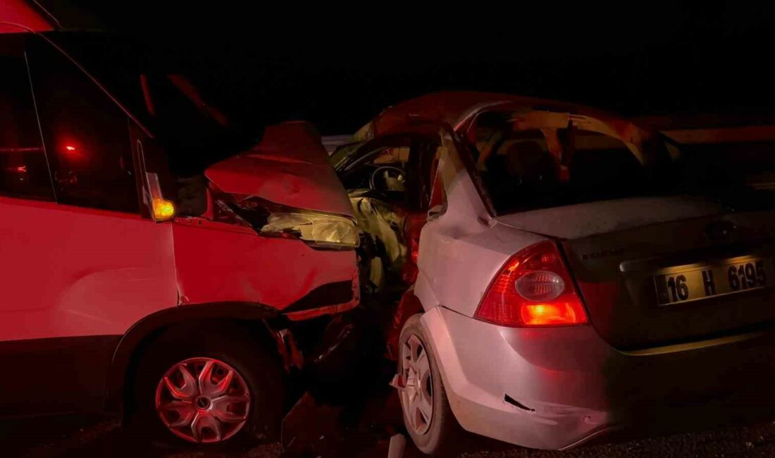 Bursa’da otomobil kamyonet ile çarpıştı: 2 yaralı BURSA'NIN İZNİK İLÇESİNDE KAMYONET İLE OTOMOBİLİN ÇARPIŞMASI SONUCU 2 KİŞİ