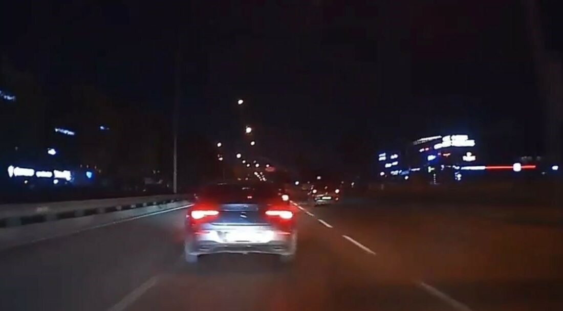 Bursa’da şerit ihlali böyle kaza getirdi… SİNYAL VERMEYEN SÜRÜCÜ KAZAYI BÖYLE GETİRDİ