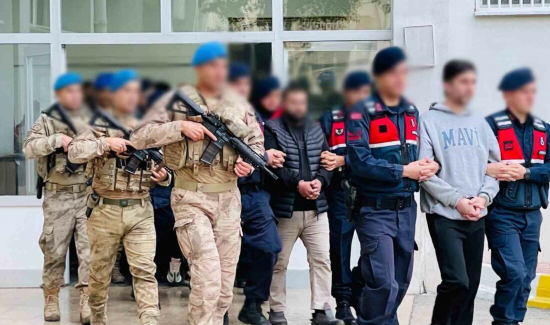 Bursa’da suç örgütü çökertildi: 23 tutuklama BURSA MERKEZLİ 4 İLDE YAPILAN OPERASYON SONRASI ORGANİZE SUÇ ÖRGÜTÜ