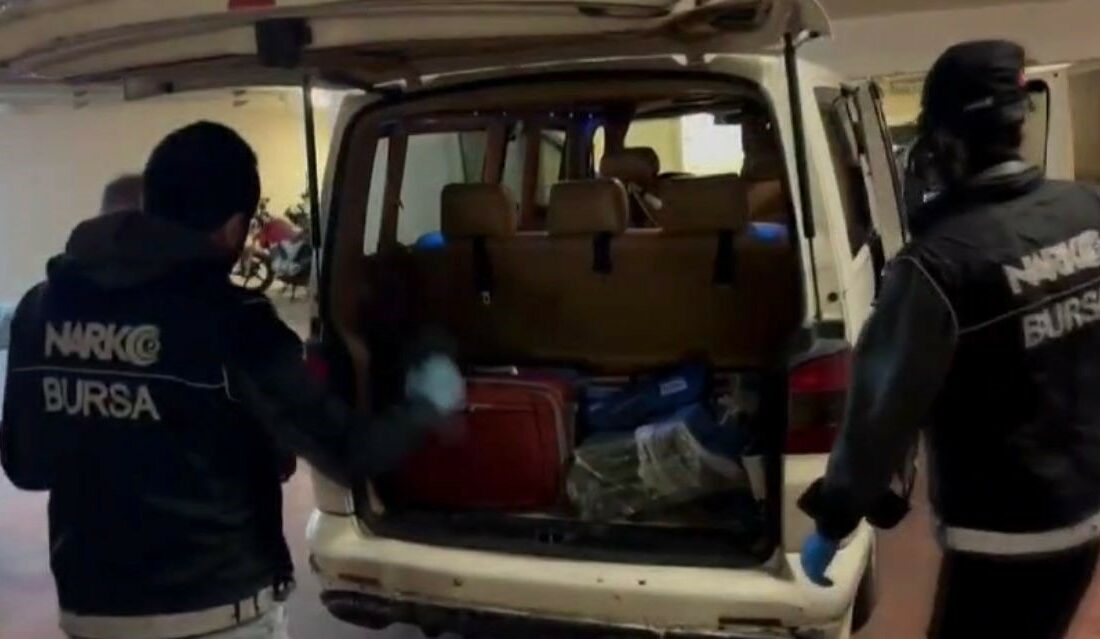 Bursa’da tarihi uyuşturucu operasyonu BURSA İL EMNİYET MÜDÜRLÜĞÜ NARKOTİK SUÇLARLA MÜCADELE ŞUBE MÜDÜRLÜĞÜ EKİPLERİ,