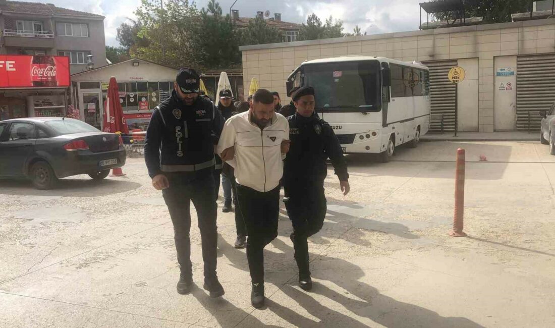 Bursa’da tefeci çetesi çökertildi BURSA'NIN İNEGÖL İLÇESİNDE 23 KİŞİYİ MAĞDUR EDEN, TEFECİLİK YAPAN ÇETE