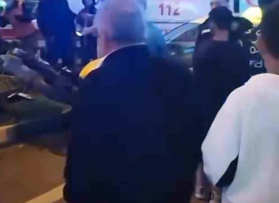 Bursa’da ticari taksi ile motosiklet çarpıştı: 1’i ağır 2 yaralı BURSA'DA MOTOSİKLET İLE TİCARİ TAKSİNİN KARIŞTIĞI KAZADA 1'İ AĞIR 2