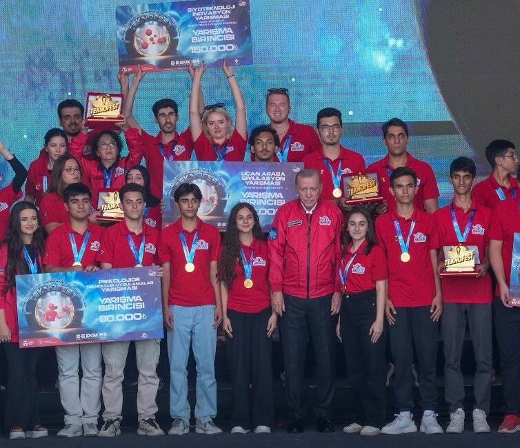 Bursalı tıp öğrencileri ALS hastaları için umut oldular BURSA ULUDAĞ ÜNİVERSİTESİ ÖĞRENCİLERİ ÖLÜMCÜŞ HASTALIK OLAN (AMYOTROFİK LATERAL SKLEROZ),