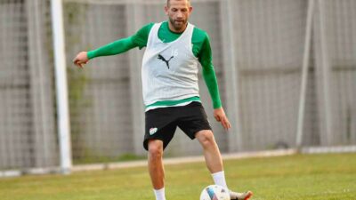 BURSASPOR'DA HAZIRLIKLARI BU AKŞAM YAPILAN İDMANLA DEVAM ETTİ.