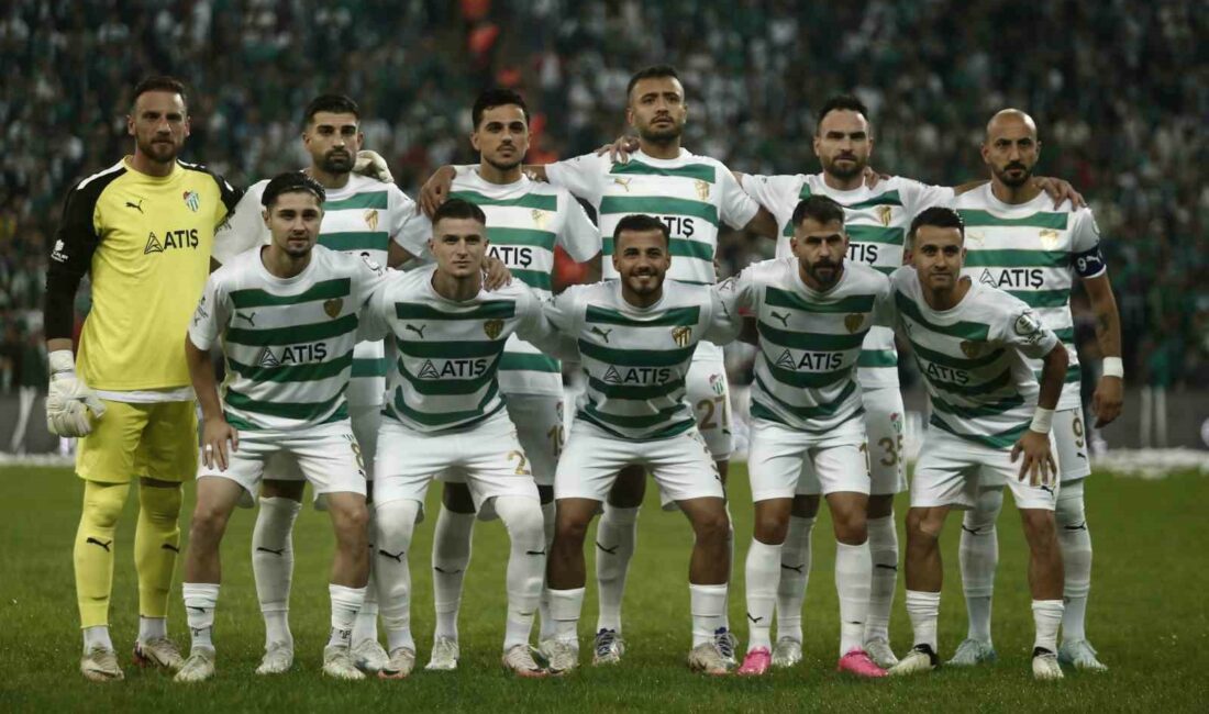 Bursaspor, tüm liglerde gol yemeyen tek takım unvanını koruyor 2009-2010 SEZONU SÜPER LİG ŞAMPİYONU OLAN TÜRKİYE'NİN KÖKLÜ TAKIMLARINDAN BURSASPOR,
