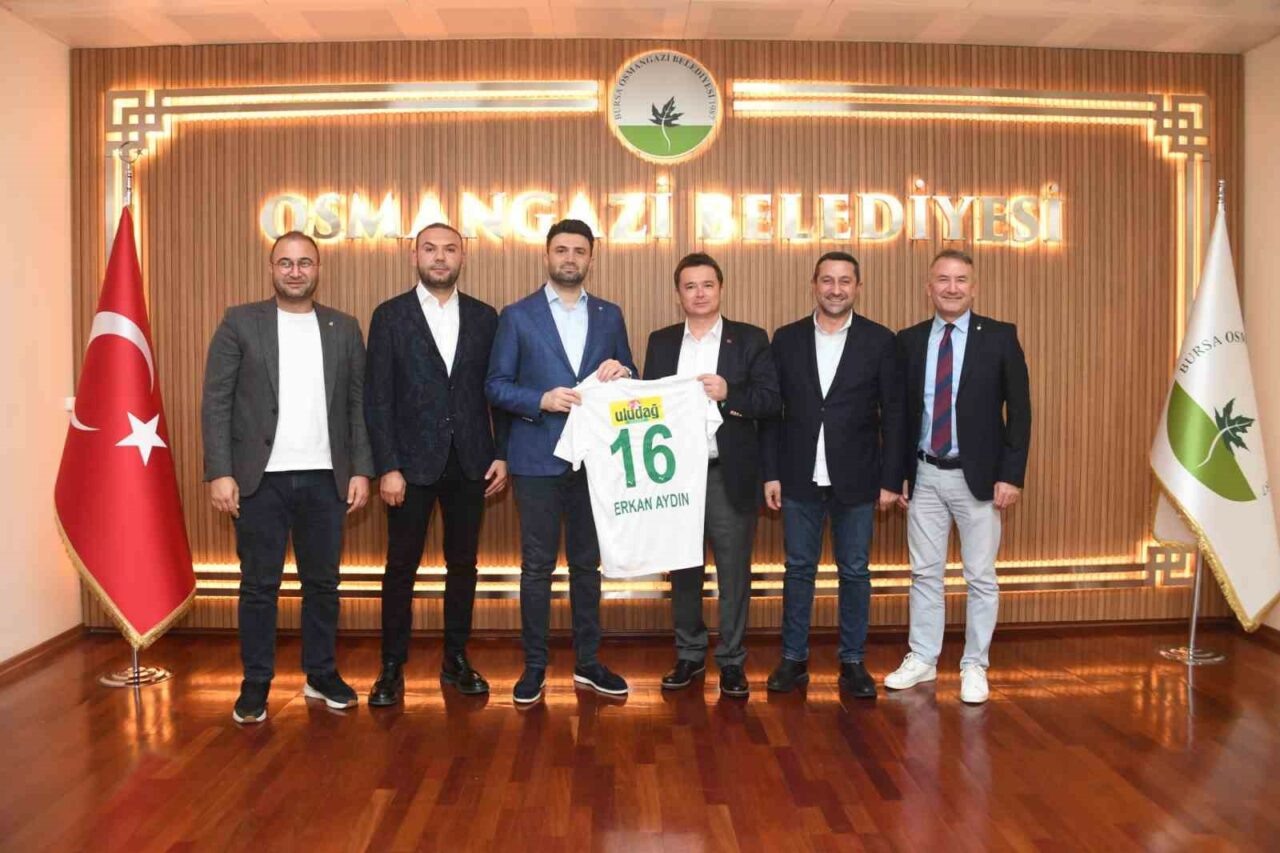 BURSASPOR BAŞKANI ENES ÇELİK VE YÖNETİM KURULU ÜYELERİ, OSMANGAZİ BELEDİYE