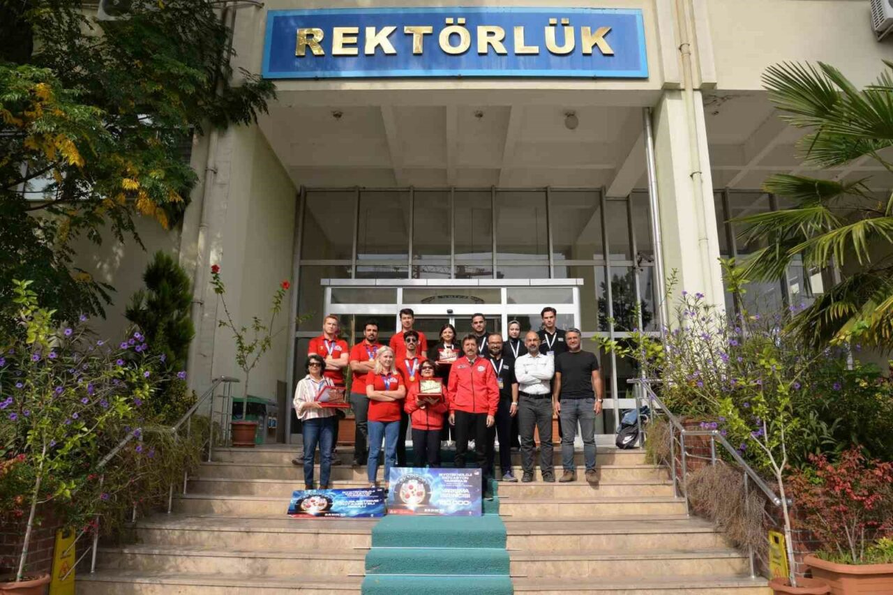 TÜRKİYE’NİN EN BÜYÜK BİLİM ETKİNLİKLERİNDEN BİRİ HALİNE GELEN TEKNOFEST’İN ADANA’DA