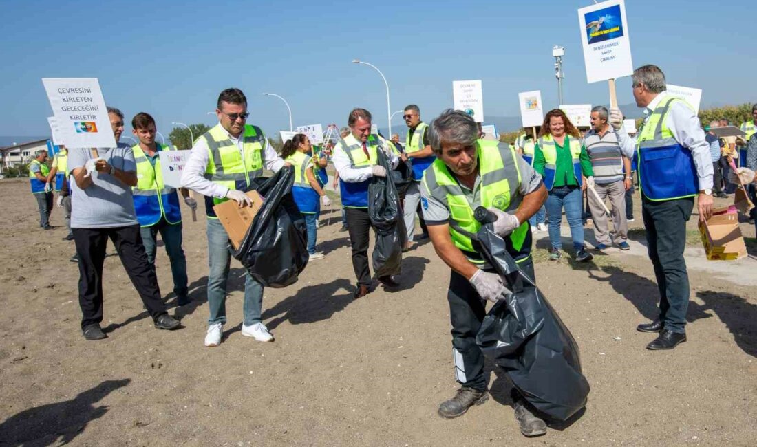 Büyükşehir personelinden sahil temizliği BURSA BÜYÜKŞEHİR BELEDİYESİ PERSONELİ, ÇEVRE TEMİZLİĞİNE DİKKAT ÇEKMEK AMACIYLA GEMLİK