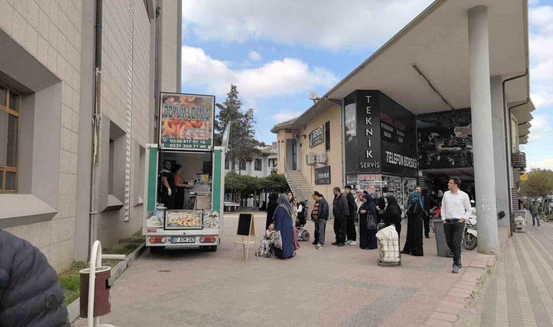 Cami imamı FETÖ elebaşı Gülen’in ölümü nedeniyle lokma dağıttırdı BURSA'NIN İNEGÖL İLÇESİNDE BİR CAMİ İMAMI, FETULLAHÇI TERÖR ÖRGÜTÜ (FETÖ)