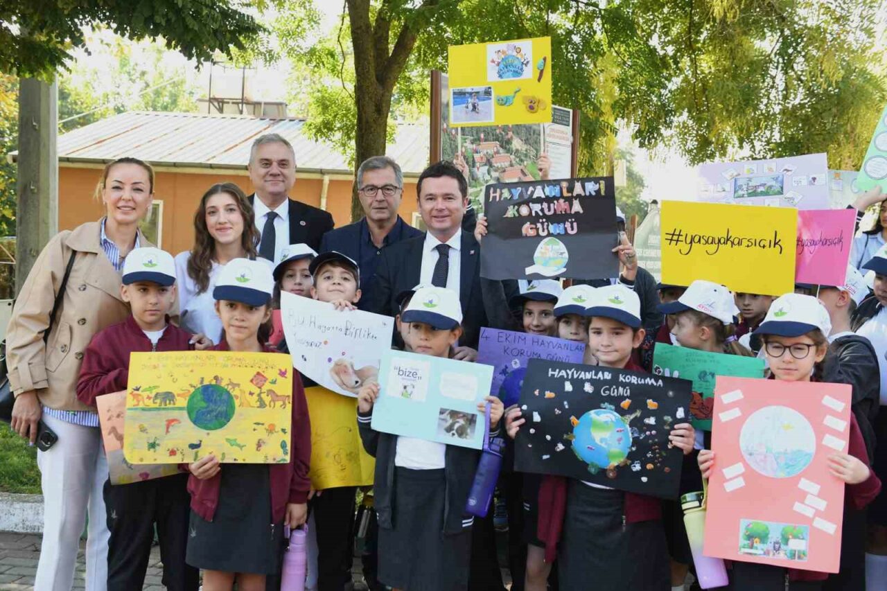 OSMANGAZİ BELEDİYESİ, 4 EKİM DÜNYA HAYVANLARI KORUMA GÜNÜ İÇİN KUTLAMA