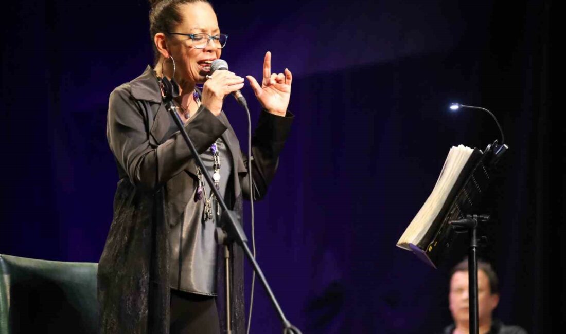 Cazın büyüsü Bursa’yı sarıyor POP-CAZ MÜZİĞİN BAŞARILI İSMİ MELİS SÖKMEN, BURSALILARA UNUTULMAZ BİR AKŞAM