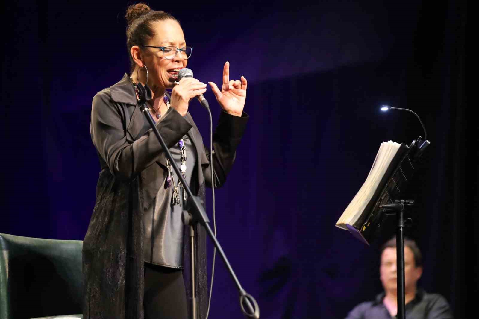 POP-CAZ MÜZİĞİN BAŞARILI İSMİ MELİS SÖKMEN, BURSALILARA UNUTULMAZ BİR AKŞAM