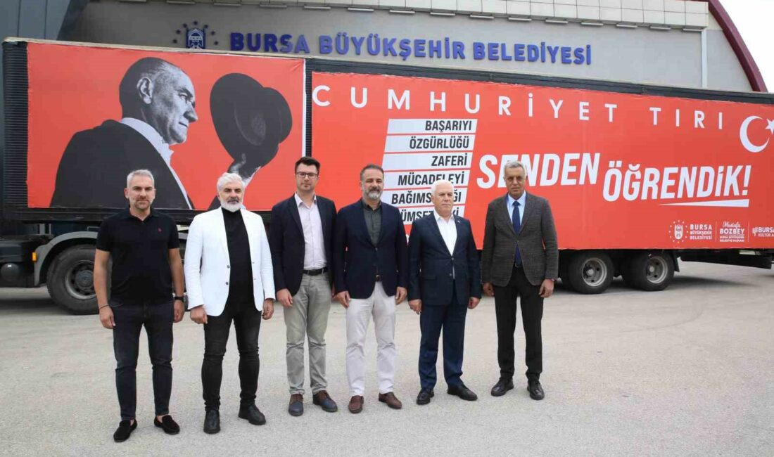 Cumhuriyet Tırı 29 Ekim coşkusunu Bursa’ya yayıyor CUMHURİYET COŞKUSUNU TÜM KENTE YAYMAYI HEDEFLEYEN BURSA BÜYÜKŞEHİR BELEDİYESİ, ÖZEL