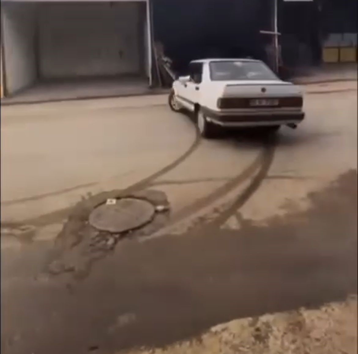 DRİFT ATIP O ANLARI KAYDA ALDIRAN SÜRÜCÜYE 33 BİN LİRA