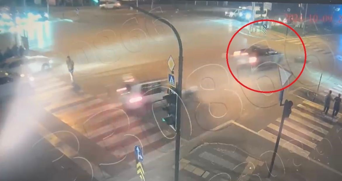 BURSA'DA 18 YAŞINDAKİ EHLİYETSİZ SÜRÜCÜNÜN ÇARPTIĞI 16 YAŞINDAKİ KIZ, 1