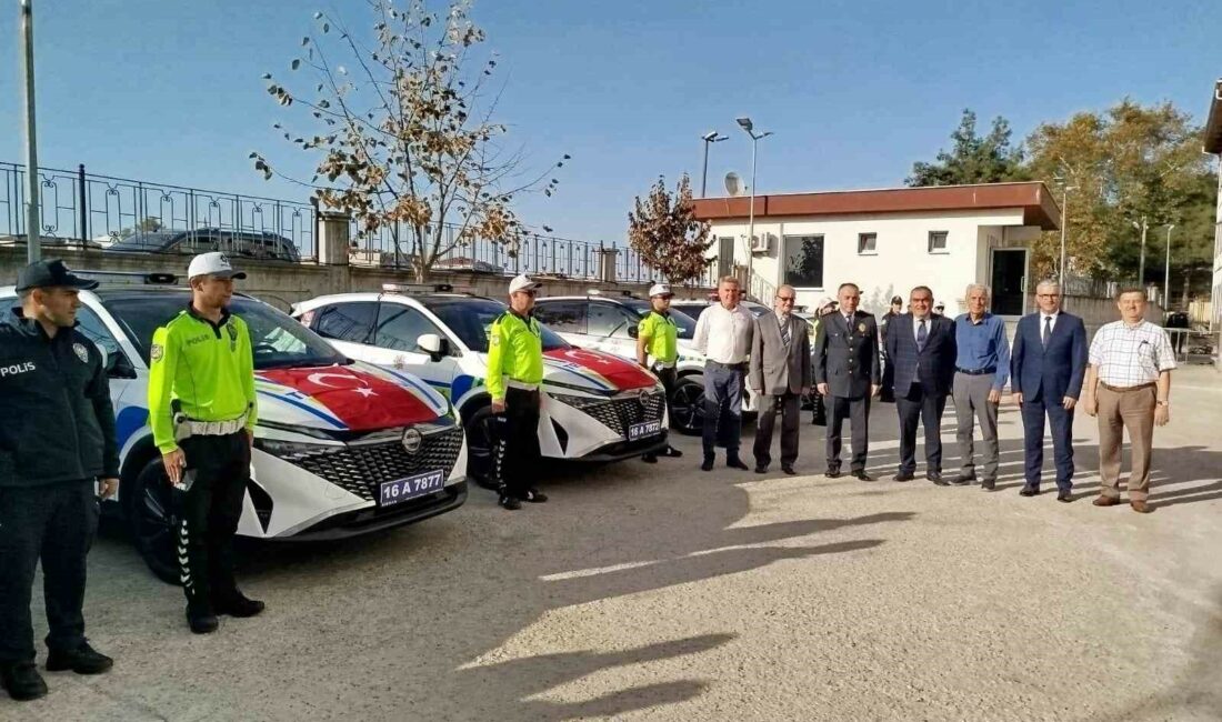 Emniyetin araç filosu güçlendi MUSTAFAKEMALPAŞA İLÇE EMNİYET MÜDÜRLÜĞÜ, ARAÇ FİLOSU, YENİ TAKVİYELERE GÜÇLENDİRİLDİ.