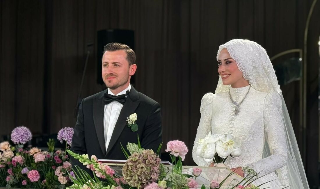 Eski Karacabey Belediye Başkanı Özkan’ın mutlu günü KARACABEY BELEDİYESİ ÖNCEKİ DÖNEM BAŞKANI ALİ ÖZKAN'IN KIZI SERRA ÖZKAN