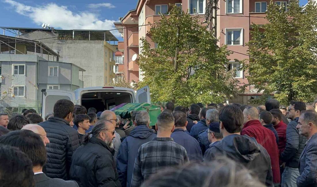 Feci kazada hayatını kaybeden 16 yaşındaki Zeynep toprağa verildi FECİ KAZADA HAYATINI KAYBEDEN 16 YAŞINDAKİ ZEYNEP TOPRAĞA VERİLDİ