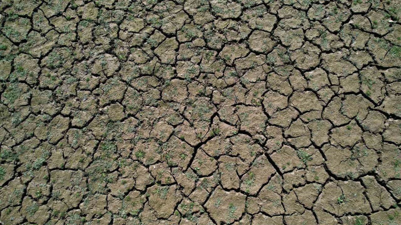 BURSA OVASINA HAYAT VEREN KESTEL İLÇESİNDEKİ GÖLBAŞI GÖLÜ'NÜN YÜZDE 90'I