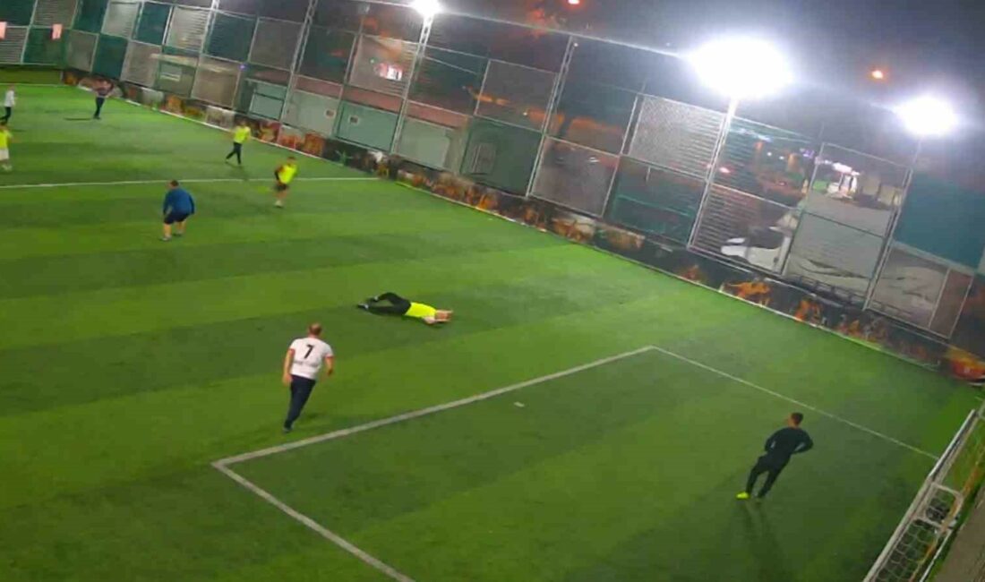 Halı saha maçında kalbine yenik düşen genç hayatını kaybetti BURSA'NIN İNEGÖL İLÇESİNDE MEYDANA GELEN OLAYDA HALI SAHADA MAÇ OYNARKEN