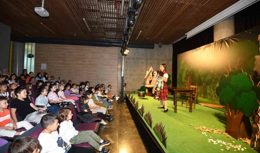 OSMANGAZİ BELEDİYESİ TARAFINDAN ÇOCUKLARA TİYATRO İZLEME ALIŞKANLIĞI KAZANDIRMA AMACIYLA HAYATA