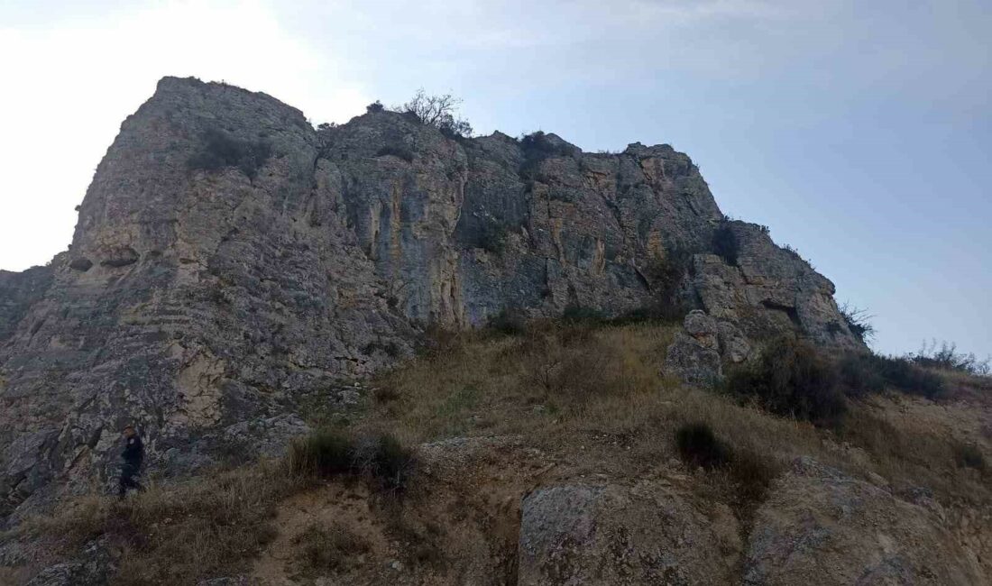 Kaçak kazı yapanlar muhtara takıldı BURSA'NIN İZNİK İLÇESİNDE KAÇAK KAZI YAPAN 5 KİŞİDEN 3'Ü, MUHTARIN