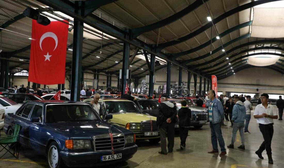 Klasik araç tutkunları İnegöl’de buluştu BURSA'NIN İNEGÖL İLÇESİNDE ORGANİZE EDİLEN KLASİK ARAÇ FUARINA 15 ŞEHİRDEN