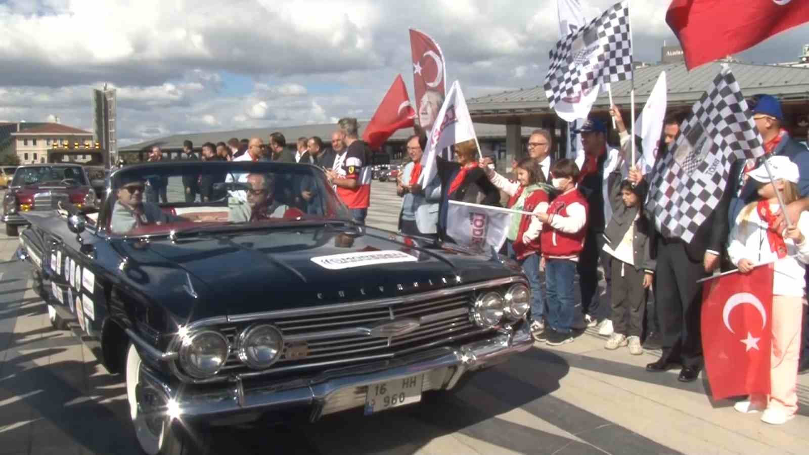 OSMANGAZİ BELEDİYESİ’NİN KATKILARIYLA HAZIRLANAN 12. KLASİK OTOMOBİL TURU BU YIL