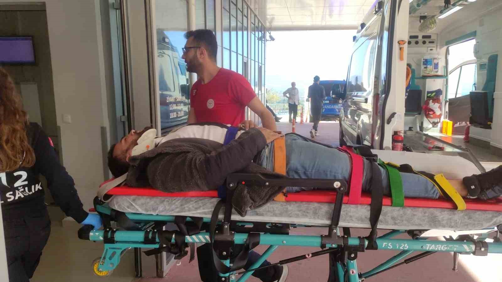 BURSA-YALOVA KARAYOLU ORHANGAZİ GİRİŞİNDE SEYİR HALİNDEKİ BİR MOTOSİKLET KONTROLDEN ÇIKARAK