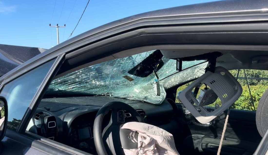 Kontrolden çıkan otomobil direğe çarptı: 4 yaralı BURSA’DA KONTROLDEN ÇIKAN OTOMOBİLİN DİREĞE ÇARPTIĞI KAZADA, ARAÇTAKİ 4 KİŞİ