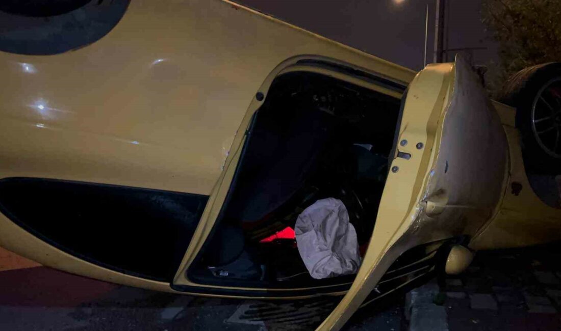 Kontrolden çıkan otomobil takla attı: 4 yaralı BURSA'DA SÜRÜCÜSÜNÜN DİREKSİYON HAKİMİYETİNİ KAYBETTİĞİ OTOMOBİL TAKLA ATTI. MEYDANA GELEN